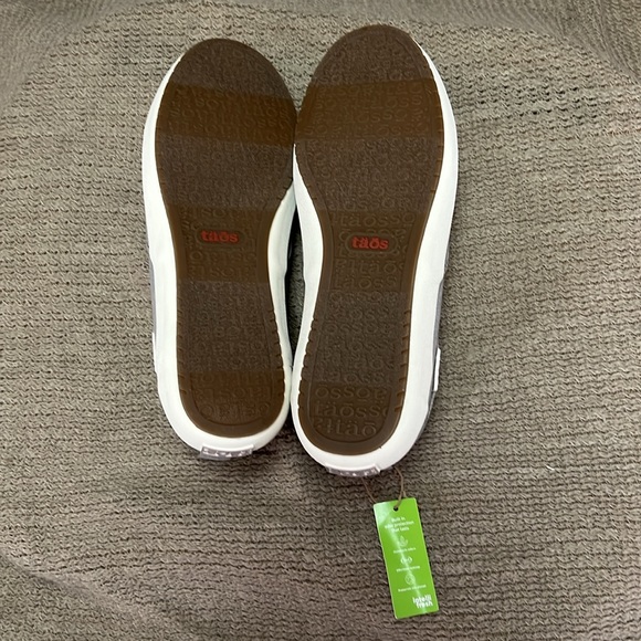 Taos grey wash canvas Dandy slip on, sz 8M , NWT - Picture 5 of 6